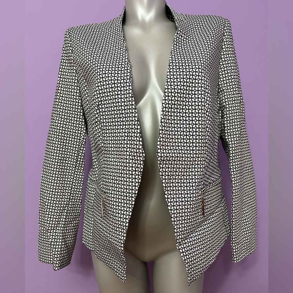 CARMEN Marc Valvo blazer Size 14, New with tags Black and White